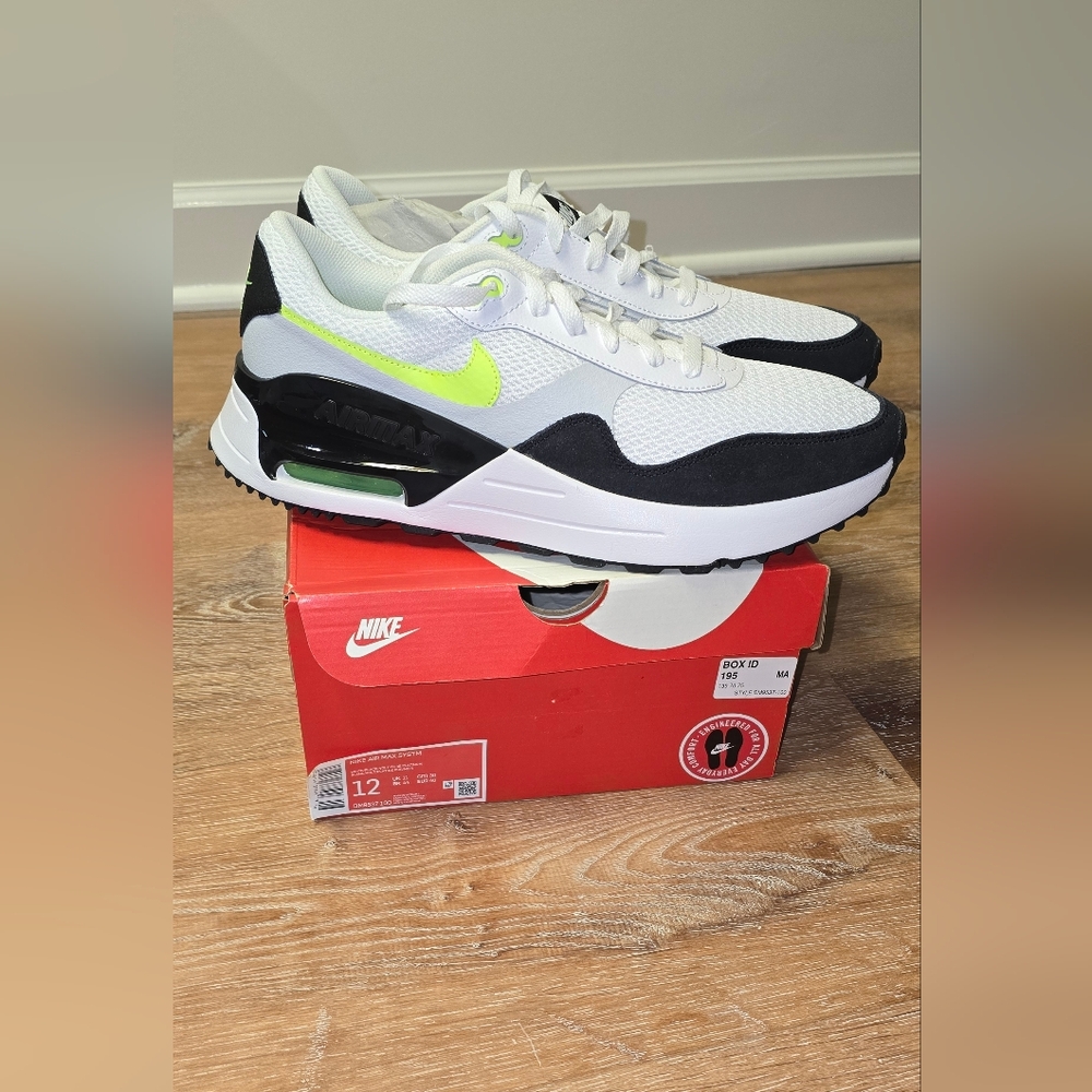 Nike Air Max Sneakers SYSTM Men's Shoes White Black Size 12 Brand New In Box